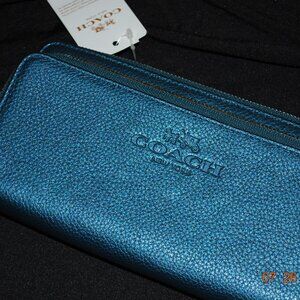 New Coach Teal Wallet with strap